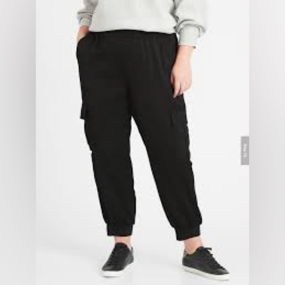NWOT Banana Republic Utility Cargo Joggers